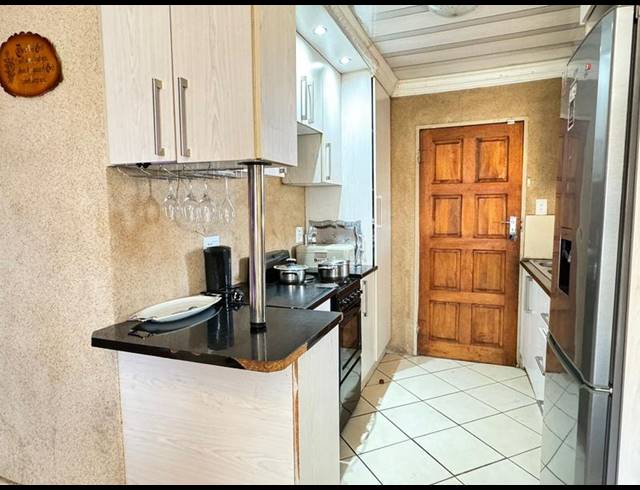 3 BEDROOM HOUSE FOR SALE IN ROSSLYN